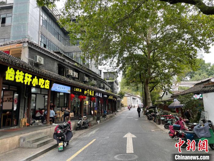 杭州鳳凰山腳路，這也是當(dāng)年南宋大臣上朝的通道 嚴格 攝